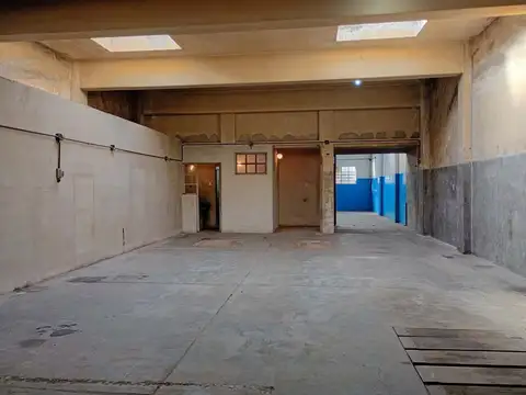 ALQUILER LOCAL CON AMPLIO GALPON RAMOS MEJIA