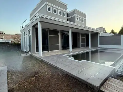 Casa en Venta de 4 dormitorios