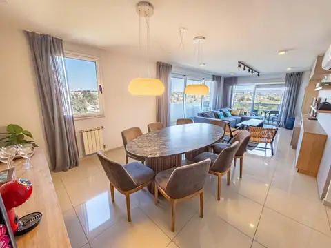 Departamento en Venta en Cerro De Las Rosas, USD 315.000