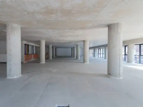 Av. Caseros 3400, Piso 1