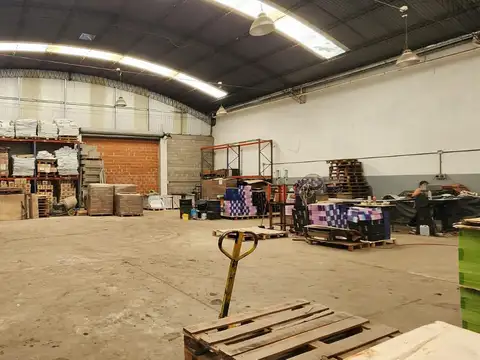 Galpon en Venta 21  mts Fondo