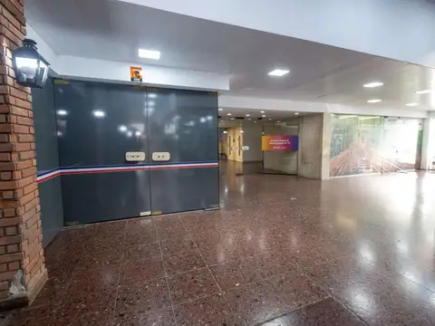 Oficina en Venta 65 años