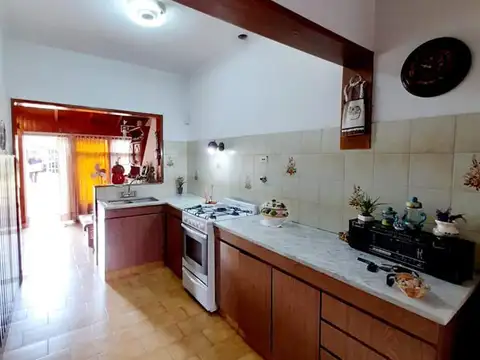 Casa 4 ambientes con 1 baño