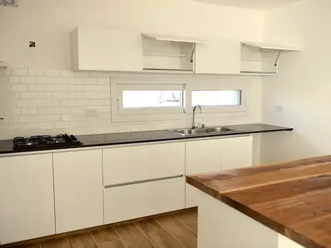 Casa en Venta en El Canton, USD 295.000