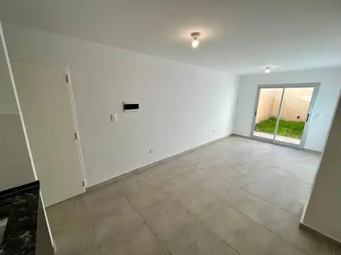 Departamento en Alquiler en Caseros, $ 420.000