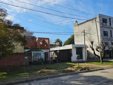 CASA EN VENTA EN PASO DEL REY NORTE FRENTE A LA ESTACION - A RESTAURAR- ESCRITURA