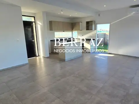 Casa 4 ambientes con 3 baños