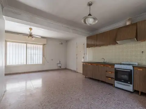 Casa 4 ambientes con 1 baño