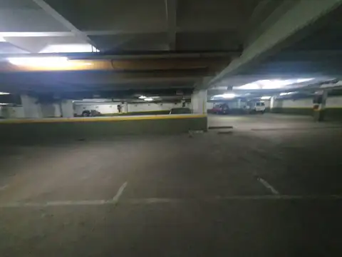 Alquiler Temporario Cochera  Por Rampa Ideal Camioneta Bristol