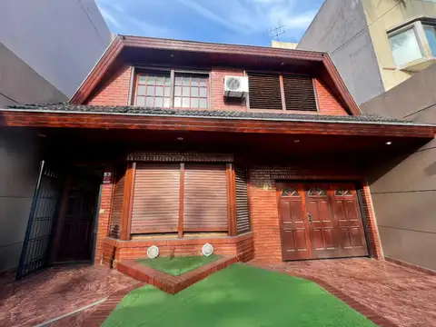 Casa de 6 Ambientes Apta Crédito en Villa del Parque, sobre Lote Propio
