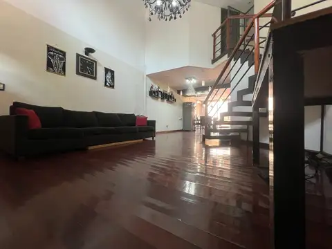 Casa 6 ambientes con 4 baños