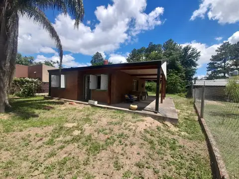 VENTA CASA A TERMINAR EN ARROYO LEYES A MTS RUTA