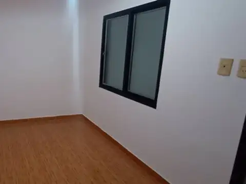 PH de 4 ambientes en centro de San Justo.