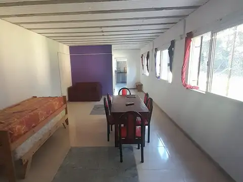 Casa 3 ambientes con 2 baños