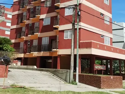 Departamento  / Villa Gesell- Zona Sur / Ideal 4 personas / familias