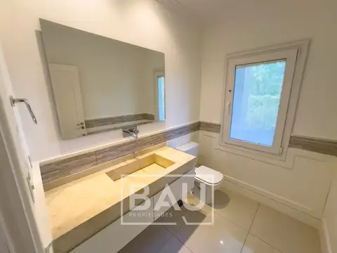 Casa 7 ambientes con 6 baños