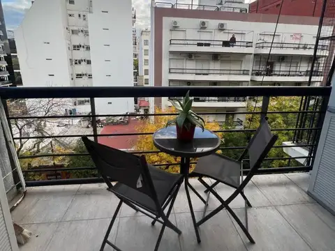 Excelente Duplex En Colegiales En Piso Alto.