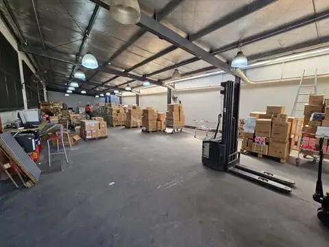 Galpon en Venta en Villa Pueyrredon, USD 1.800.000