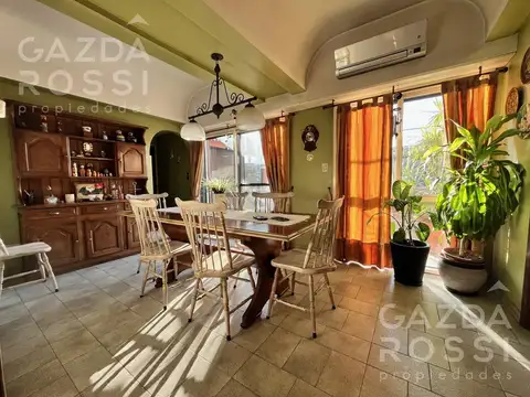 Departamento 6 ambientes con 2 baños