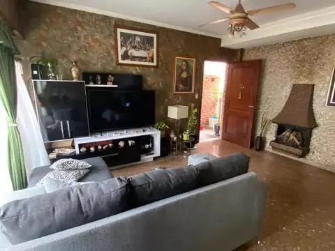 Depto Tipo Casa en Venta de 6 ambientes