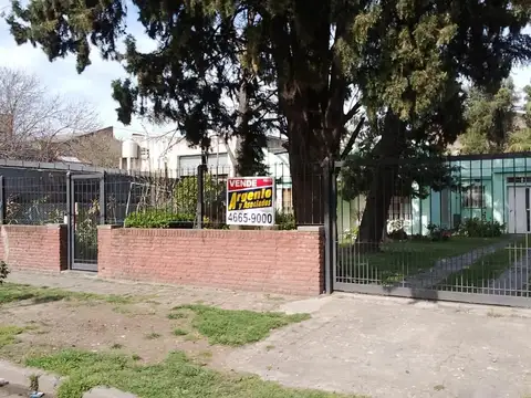 Casa + Galpón s/Lote 971m2 - Z/INDUSTRIAL