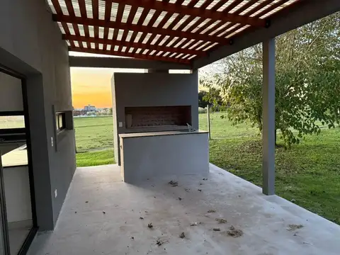 Roque Petrochi  al 5300