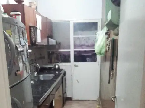 MUY BUEN DEPARTAMENTO 4 AMBIENTES CON COCHERA FRENTE AL CLUB BANCO HIPOTECARIO