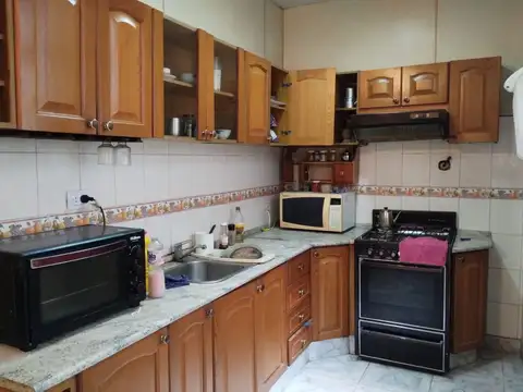 Departamento 5 ambientes con 2 baños