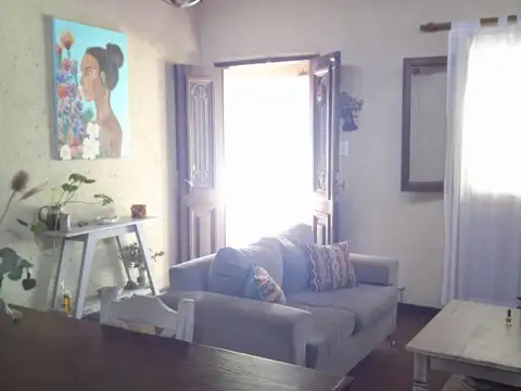 Casa 7 ambientes con 2 baños