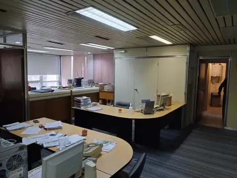 Oficina en Venta con 4 cocheras