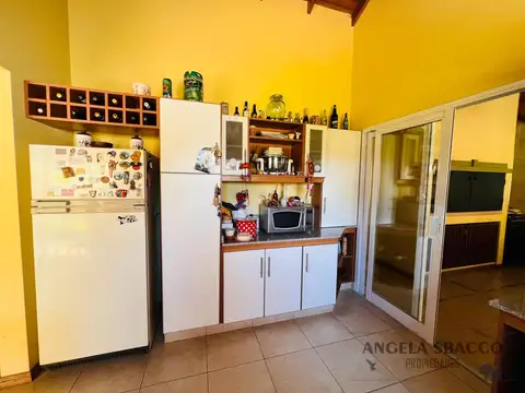 Casa 4 ambientes con 3 baños