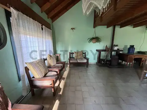 Casa 2 ambientes con 1 baño