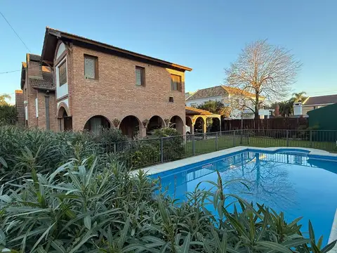 Casa 4 ambientes con 4 baños