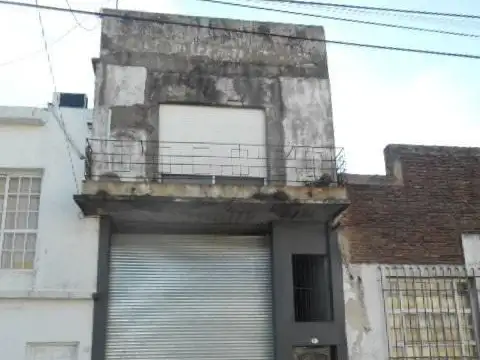 Galpón reciclado sin columnas y a ½ cuadra Av. Belgrano