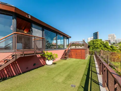 Casa 20 ambientes con 6 baños