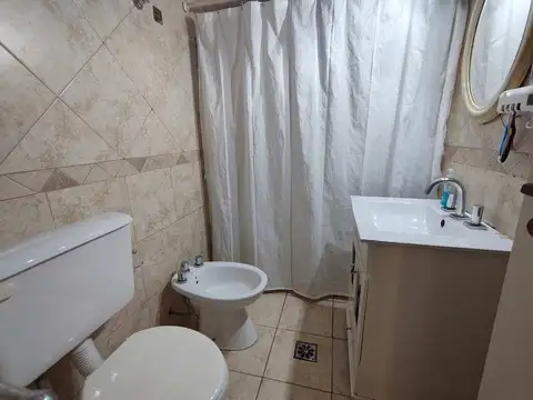 Depto Tipo Casa 2 ambientes con 1 baño