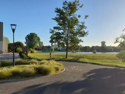 Terreno en Venta en El Cantón - Barrio Islas, USD 165.000