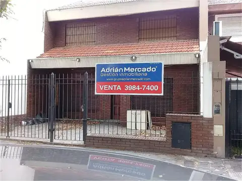 ENTREGA INMEDIATA  - Casa - LOTE PROPIO - Jardín -