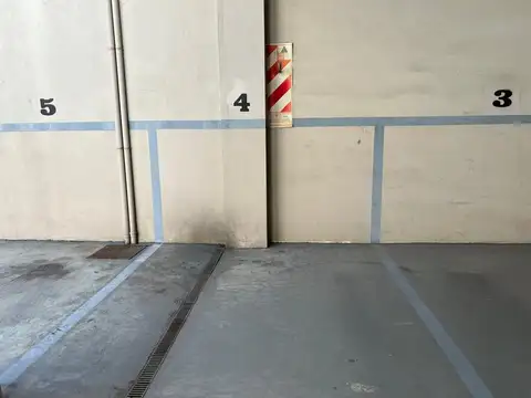 COCHERA EN LANÚS OESTE