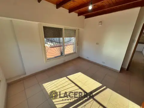 Depto Tipo Casa en Venta con 1 cocheras