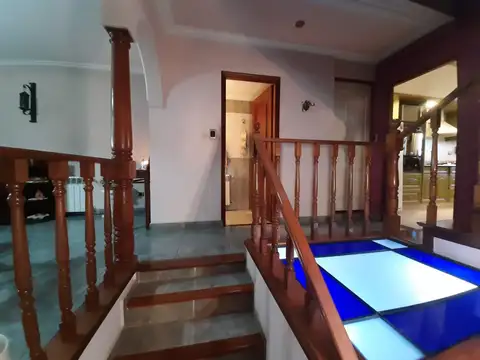 Casa en Venta con 3 cocheras