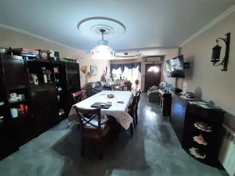 Casa 4 ambientes con 3 baños