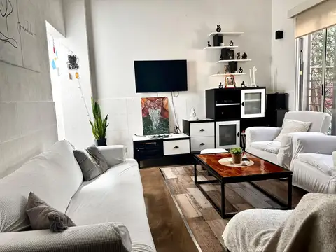 Depto Tipo Casa 4 ambientes con 2 baños