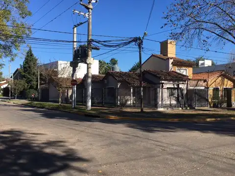 Casa en Jorge Bell y 471 City Bell - Alberto Dacal Propiedades