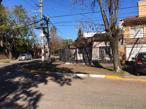 Casa 6 ambientes con 2 baños