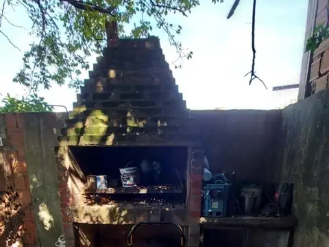 Casa 4 ambientes con 1 baño