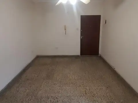 DEPARTAMENTO 2 AMBIENTES LATERAL - 2° PISO PR ESCALERA