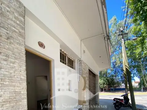 Av San Martin Y Coronel De Pinedo 100