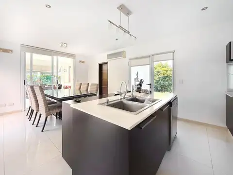 Casa en Venta en San Vicente, USD 390.000