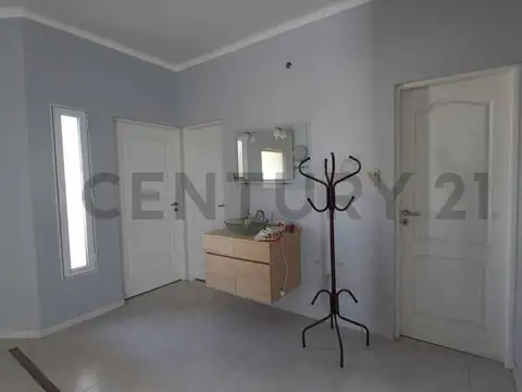 Padre Dimas Mateos 1500, Piso 0